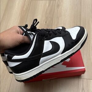 Nike Panda dunks size 8.5W/7M
